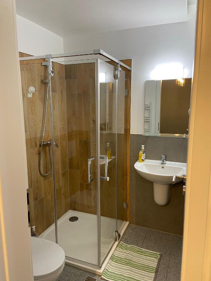 Ave Hotel Victoriei บูคาเรสต์ ภายนอก รูปภาพ