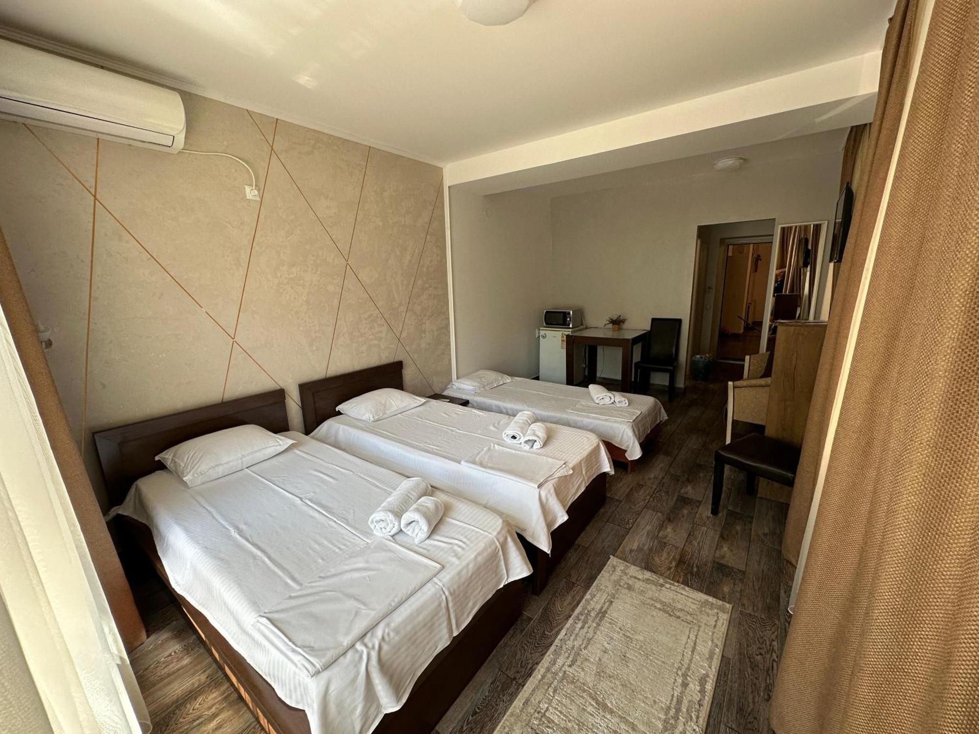Ave Hotel Victoriei บูคาเรสต์ ภายนอก รูปภาพ