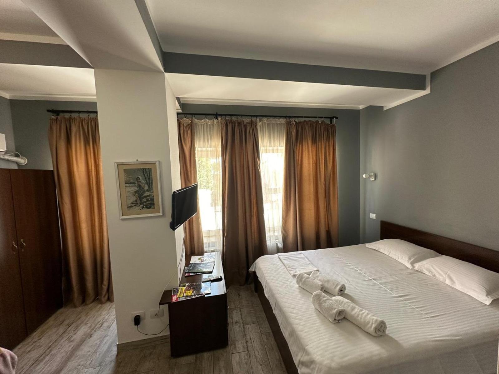 Ave Hotel Victoriei บูคาเรสต์ ภายนอก รูปภาพ