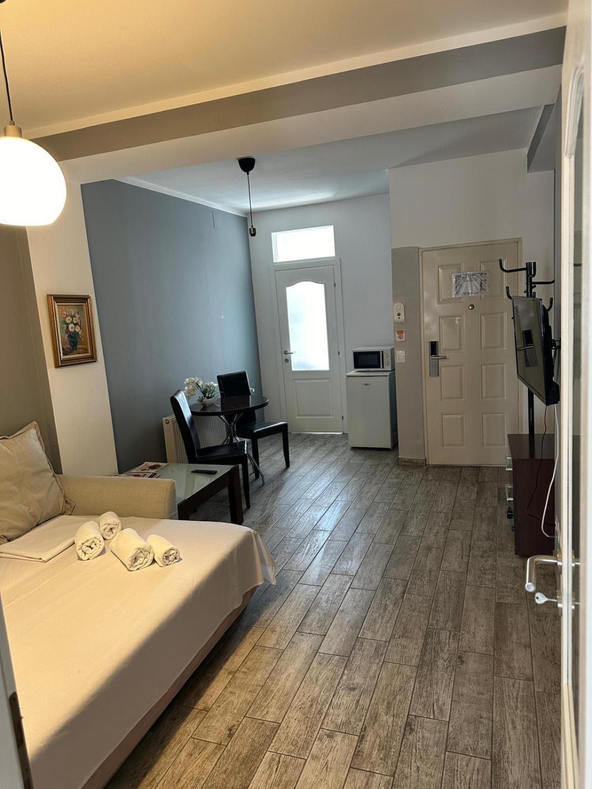 Ave Hotel Victoriei บูคาเรสต์ ภายนอก รูปภาพ