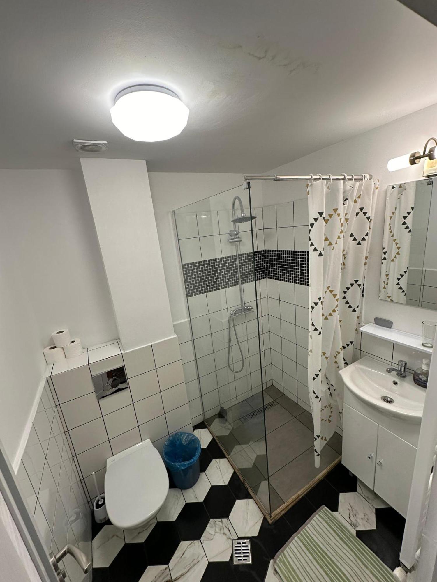 Ave Hotel Victoriei บูคาเรสต์ ภายนอก รูปภาพ