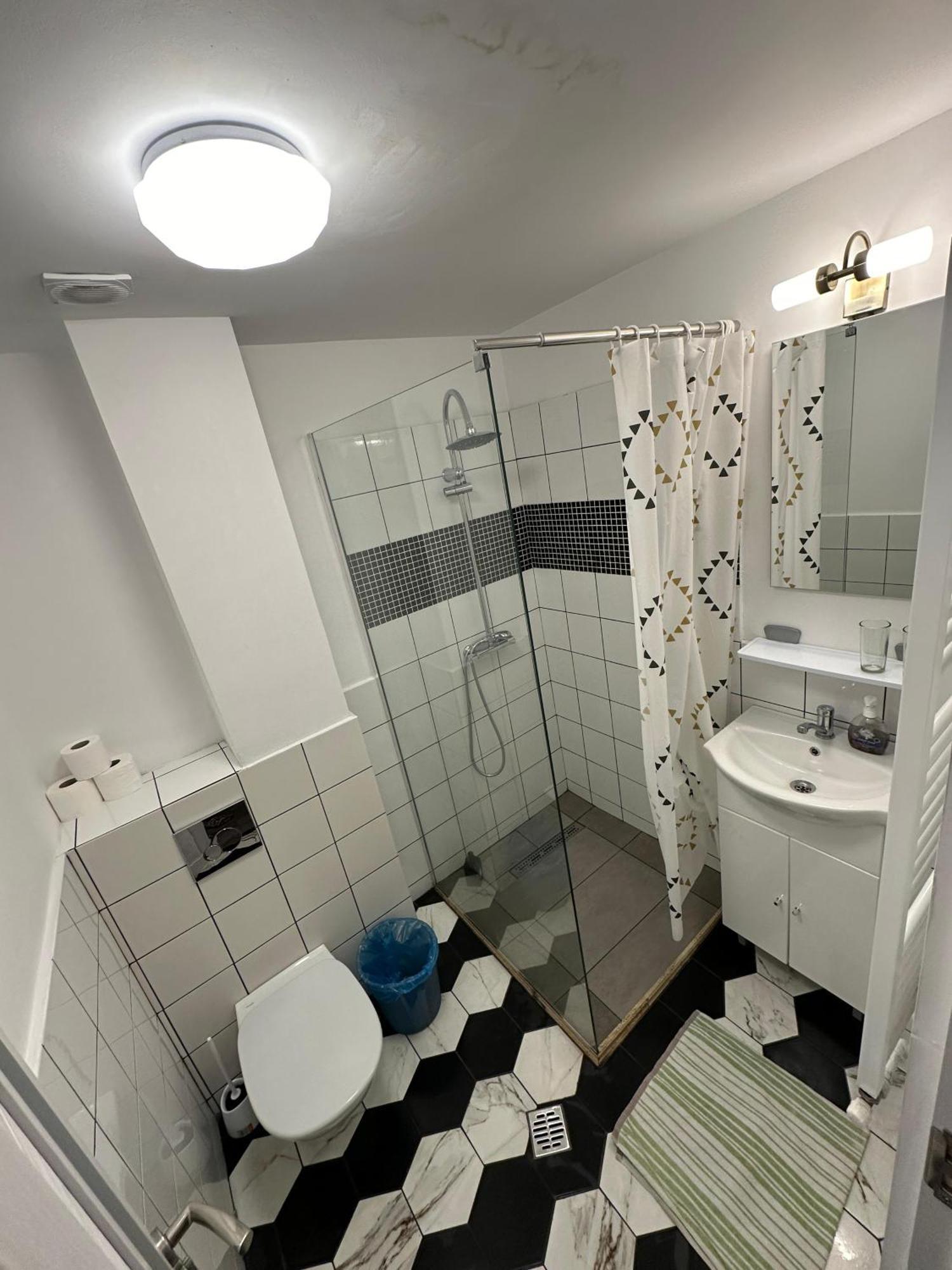 Ave Hotel Victoriei บูคาเรสต์ ภายนอก รูปภาพ